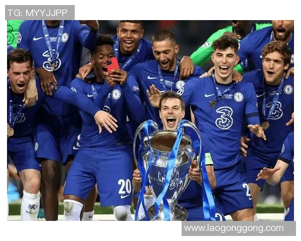 巴黎圣日耳曼在欧冠半决赛中大胜巴塞罗那,晋级决赛! 巴黎圣日耳曼在欧冠半决赛中大胜巴塞罗那,晋级决赛!