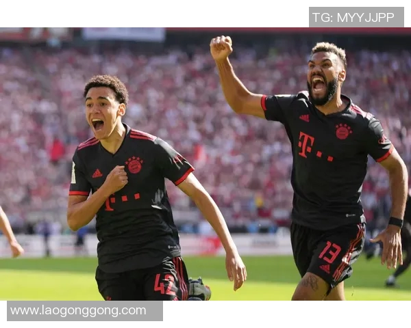 拜仁慕尼黑德甲大胜沙尔克04,提前锁定联赛冠军! 拜仁慕尼黑德甲大胜沙尔克04,提前锁定联赛冠军!