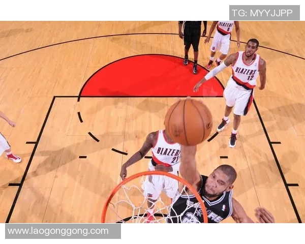 波特兰开拓者遭遇四连败,陷入低谷 波特兰开拓者遭遇四连败,陷入低谷