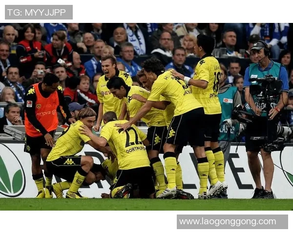 多特蒙德主场一边倒轻松击败沙尔克展现德甲王者风范 多特蒙德主场一边倒轻松击败沙尔克展现德甲王者风范