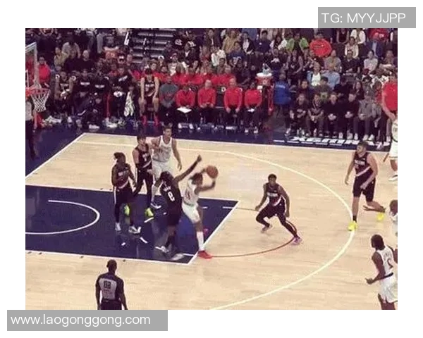 快船球队凭借强大后卫组合击败湖人